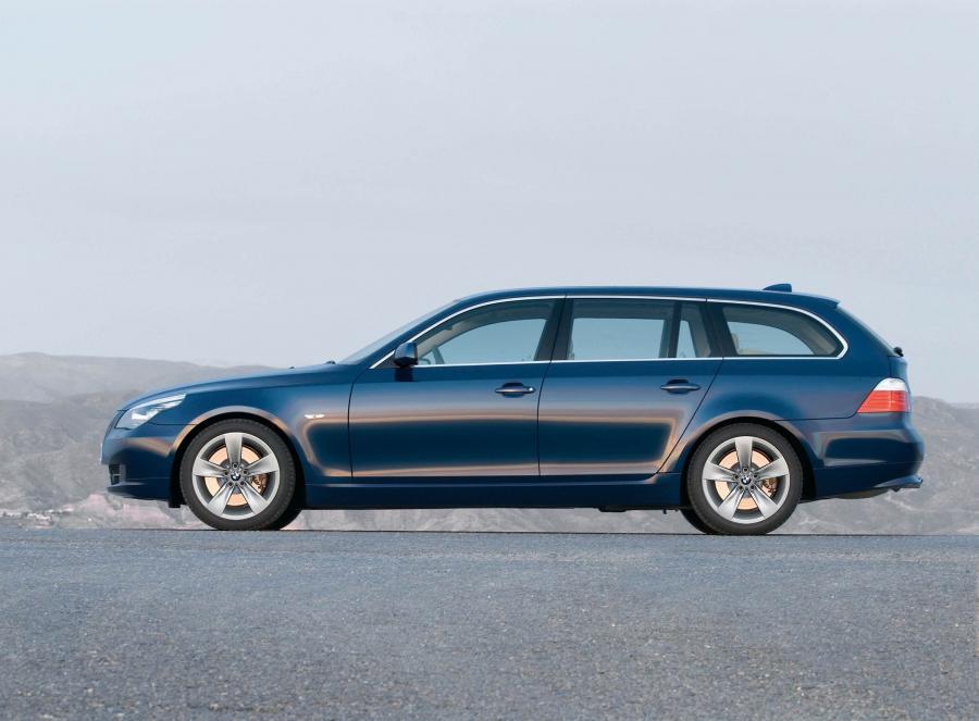  BMW 5-Series Touring 2007 года  (фото 10 из 22)